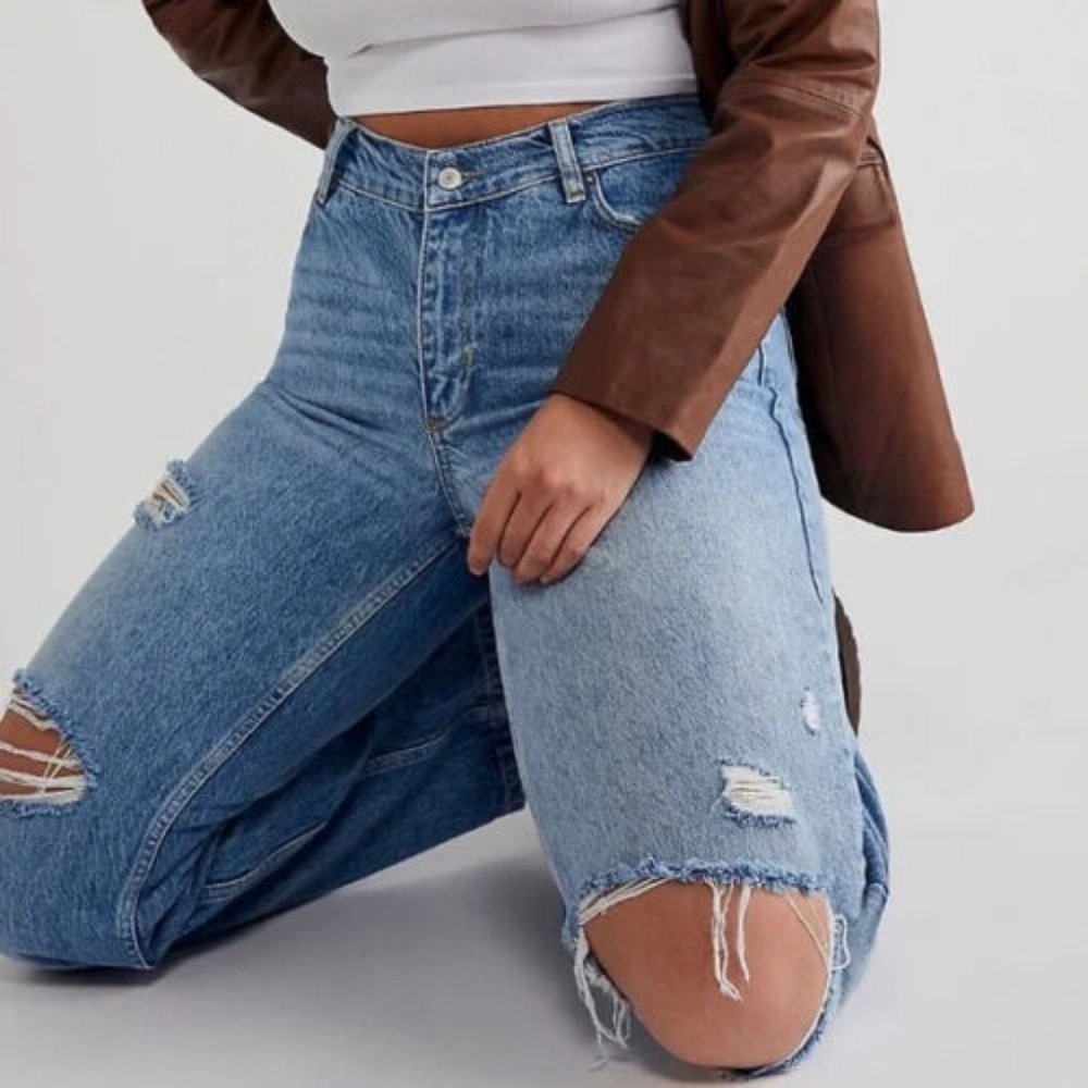 Free People curvy fever pitch boyfriend Jeans Size 33 Denim Blue - Picture 4 of 10